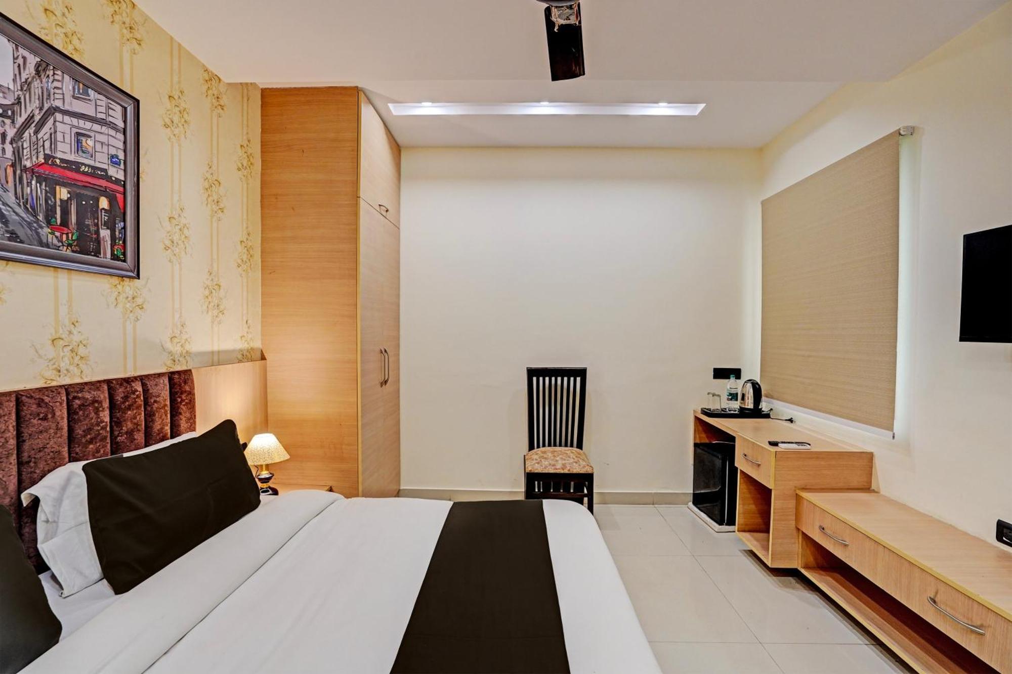 Hotel Green Citymax Walk A Family Hotel - Delhi Airport 뉴델리 외부 사진